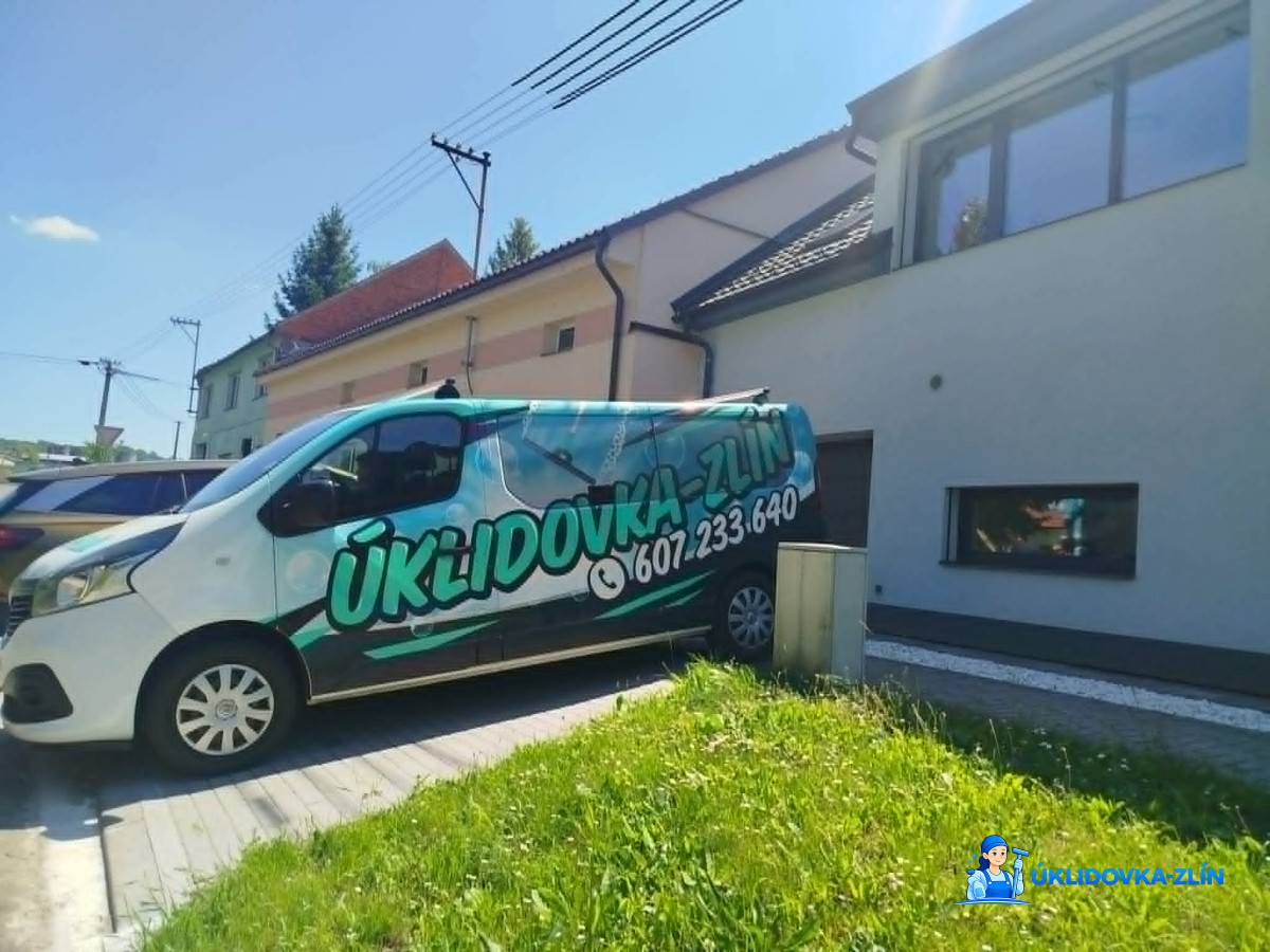 Úklidové služby Zlín – firemní vůz ÚKLIDOVKA-ZLÍN